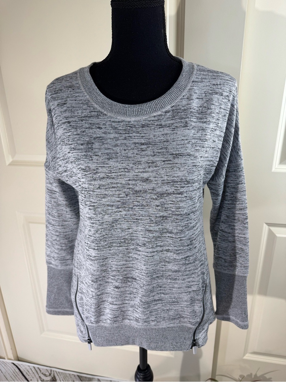 90 Degree By Reflex Heather Gray Crewneck Sweater with Zipper Detail Small